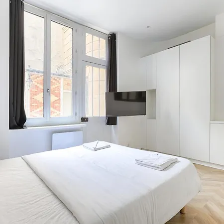 Sublime Mogador Apartment Paris